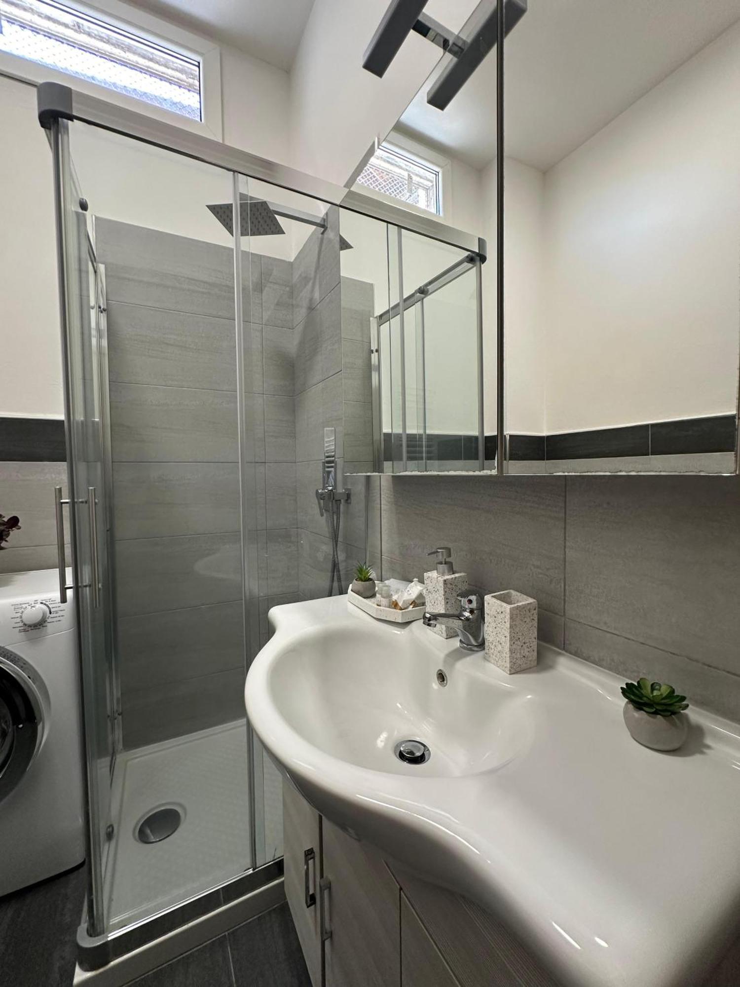 Apartment Jessy Baveno Esterno foto